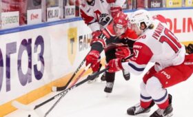 «Локомотив» обыграл «Спартак» в первом матче плей-офф КХЛ