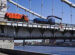 В Москве промыли Крымский мост