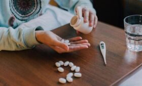 Врач Шахмарданов: эпидсезон гриппа и ОРВИ в Москве завершится не раньше середины апреля