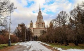 Воздух в столице прогрелся до плюс 12 градусов