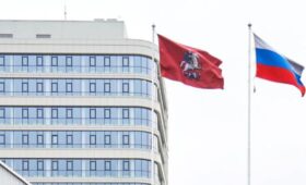 Столичному бизнесу напомнили о необходимости вывесить флаги к 8 Марта