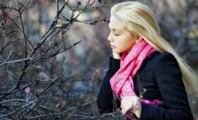 Врач Скорогудаева: дефицит витамина D может привести к появлению прыщей весной