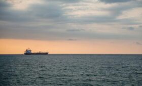 Иран атаковал нефтяной танкер в Персидском заливе