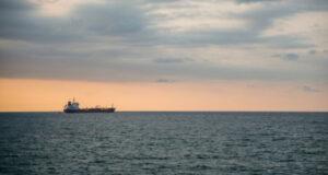 Иран атаковал нефтяной танкер в Персидском заливе