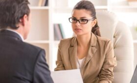 Эксперт Лоикова: составленное с помощью ИИ резюме может привести к отказу в работе