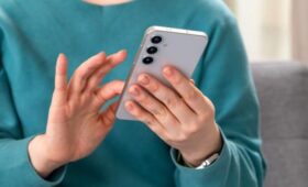 Психолог Панфилова: офлайн-активности помогут побороть тревогу при перебоях с интернетом