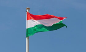 Венгрия рассмотрит вопрос о заморозке конфискованных у украинцев валюты и золота