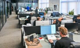 Юрист Яковлева: назначать беременным и выпускникам вузов испытательный срок незаконно