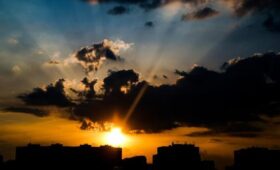 В МФТИ рассказали, как ориентироваться по звездам и Солнцу в центре Москвы