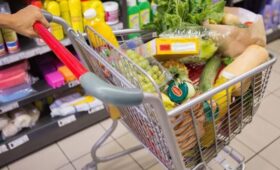 Бизнесмен Пауль: запасов свежих продуктов в Дубае может хватить примерно на 10 дней