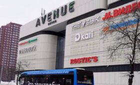 Ограничения на иностранные названия в вывесках вступили в силу в РФ