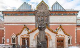 Третьяковская галерея опровергла повреждение экспонатов из-за протечки крыши