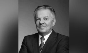 Умер заслуженный артист России Виталий Псарев