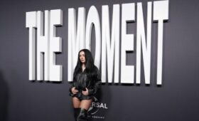 Прокат документального фильма «Момент» о певице Charli XCX отменен в РФ