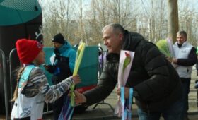 Участник СВО Александр Шелковой поздравил женщин с 8 Марта на «Красивом забеге»