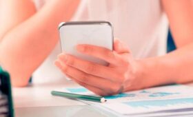 Врач Гозиев: просмотр коротких видеороликов может привести к «ложной близорукости»