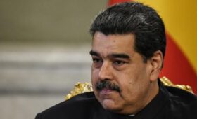 Мадуро с женой обратились к венесуэльцам и поблагодарили их за поддержку