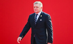 Фицо намерен приехать в Москву на 81-годовщину Победы