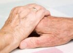 Гериатр Ткачева: первые признаки старения у россиян появляются после 60 лет