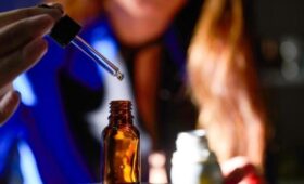 Объем производства парфюмерии и косметики в Москве вырос почти на треть в 2025 году