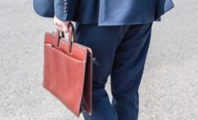 Политолог Орлов назвал взвешенным решение Москвы о сокращении госслужащих