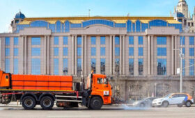 В столице провели первую в этом году промывку дорог после зимы