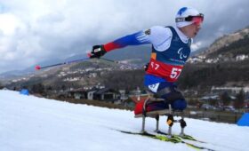 Лыжник Голубков посвятил России и Путину золото Паралимпиады