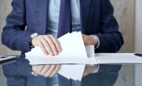 Автор запрета на распространение в СМИ обвинительной информации отозвал документ