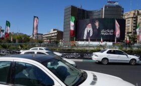 Временный руководящий совет Ирана постановил не атаковать соседние страны