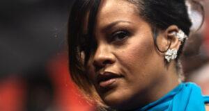 LAT: неизвестная открыла огонь по дому певицы Рианны в Беверли-Хиллз