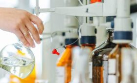 Более 550 тысяч анализов качества воды провели в Москве с начала года