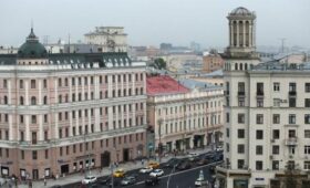 Более 850 крыш жилых домов Москвы капитально отремонтируют в 2026 году