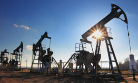 «Известия»: дорогая нефть принесет бюджету РФ до 3,5 трлн рублей