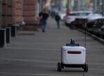 Около 200 роботов-курьеров доставляют более 1,5 тыс заказов в сутки в Москве
