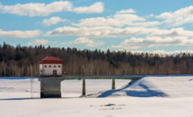 В Москве начали готовить гидроузлы к весеннему половодью