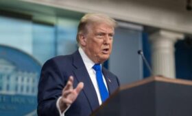 Трамп заявил о гибели верховного лидера Ирана Хаменеи