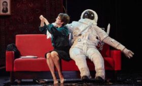 В «Мосбилете» началась продажа билетов на спектакль «Космос» ко Дню космонавтики