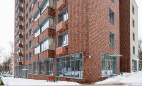 Жители 100 домов на севере Москвы оформили договоры на жилье по реновации