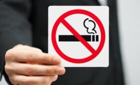 Общественник Иванов предложил запретить в России продажу сигарет после 21:00