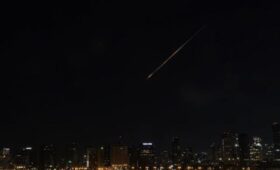 Tasnim: Иран нанес удары гиперзвуковыми ракетами по зданию МО Израиля