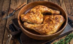 Диетолог Русакова: куриные окорочка опасны для людей с нарушенным обменом веществ