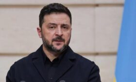 Зеленский раскритиковал смягчение американских санкций против России