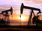 Цена нефти Brent превысила 81 доллар впервые с июня 2025 года