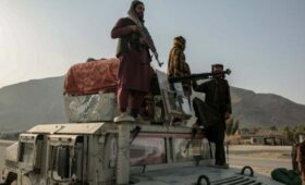 Афганистан приостановил военные действия против Пакистана по просьбе трех стран