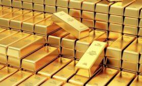 Стоимость фьючерса на золото опустилась ниже 4,3 тыс долларов впервые с декабря 2025 года