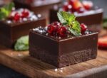 Врач Соломатина посоветовала заменить сладкие подарки букетами из сухофруктов на 8 Марта