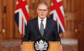 DM: премьер Британии не смог объяснить решение предоставить США базы для атаки на Иран