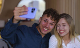 Три знака зодиака, которым важно афишировать свои чувства