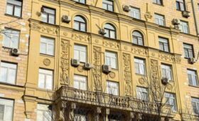 В Москве отремонтировали 35 жилых домов с декоративными медальонами на фасадах