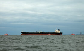 Reuters: три страны могут создать консорциум по поставкам нефти через Ормузский пролив